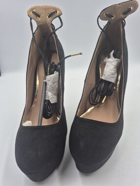 Qupid Suede Finish Platform Stilettos. Size 6